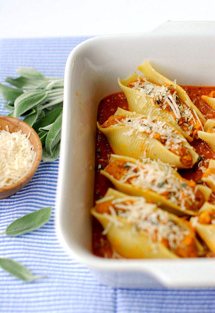 These Healthy Pumpkin and Sage Stuffed Shells are full of so much flavor and less than 300 calories per serving!