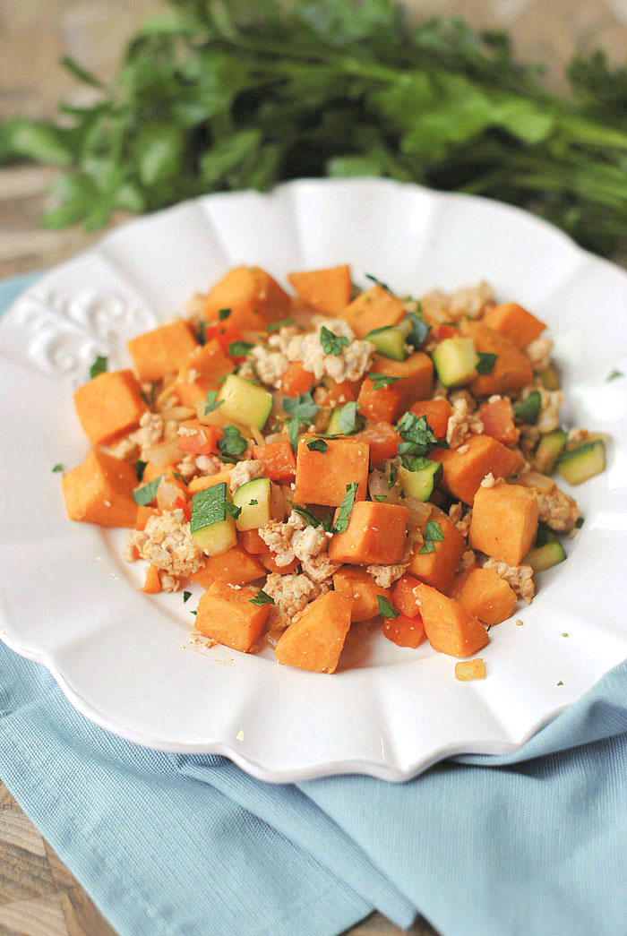 {Healthy} Turkey and Sweet Potato Hash | Eat Yourself Skinny #cleaneating