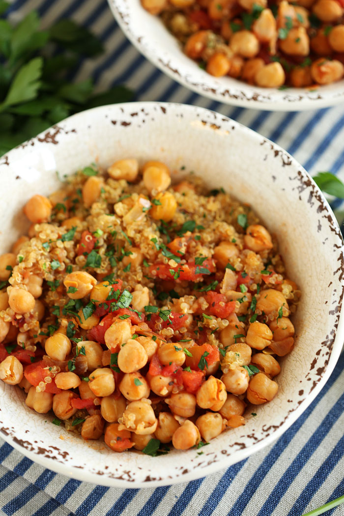 Spicy Chickpea and Quinoa Bowl | Eat Yourself Skinny